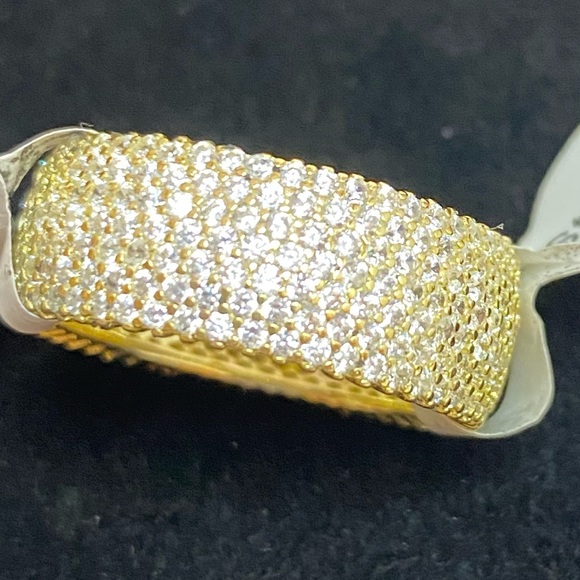 Gold sterling silver ring NWT! So sparkly! Gold tone band with sparkle! - Picture 1 of 16